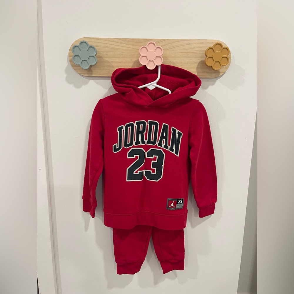 Jordan toddler sweat set with Iconic Logo
